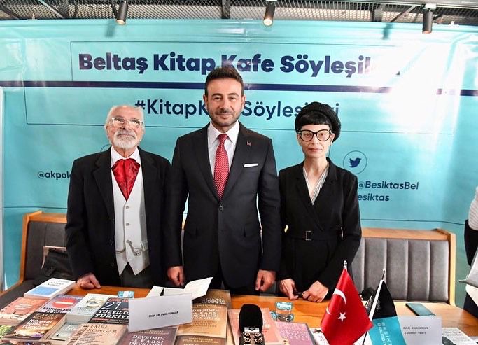 Beltaş Kitap Kafe’nin konukları Prof. Dr. Emre Kongar ve gazeteci-yazar Zülal Kalkandelen oldu